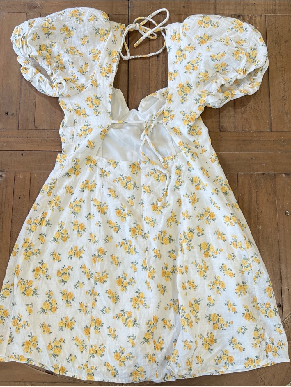 ASTR The Label Lovegrove White Yellow Floral Puff Sleeve Mini Dress Large - Picture 6 of 13